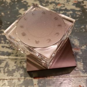 Becca soft light blurring powder